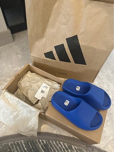Adidas Adidas Yeezy Slide Azure