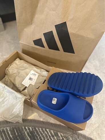 39 Beden Adidas Yeezy Slide Azure