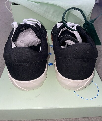 38 Beden siyah Renk Off white vulcanized 38no sıfır