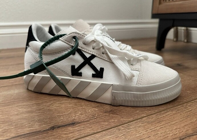 Off white vulcanized 38no