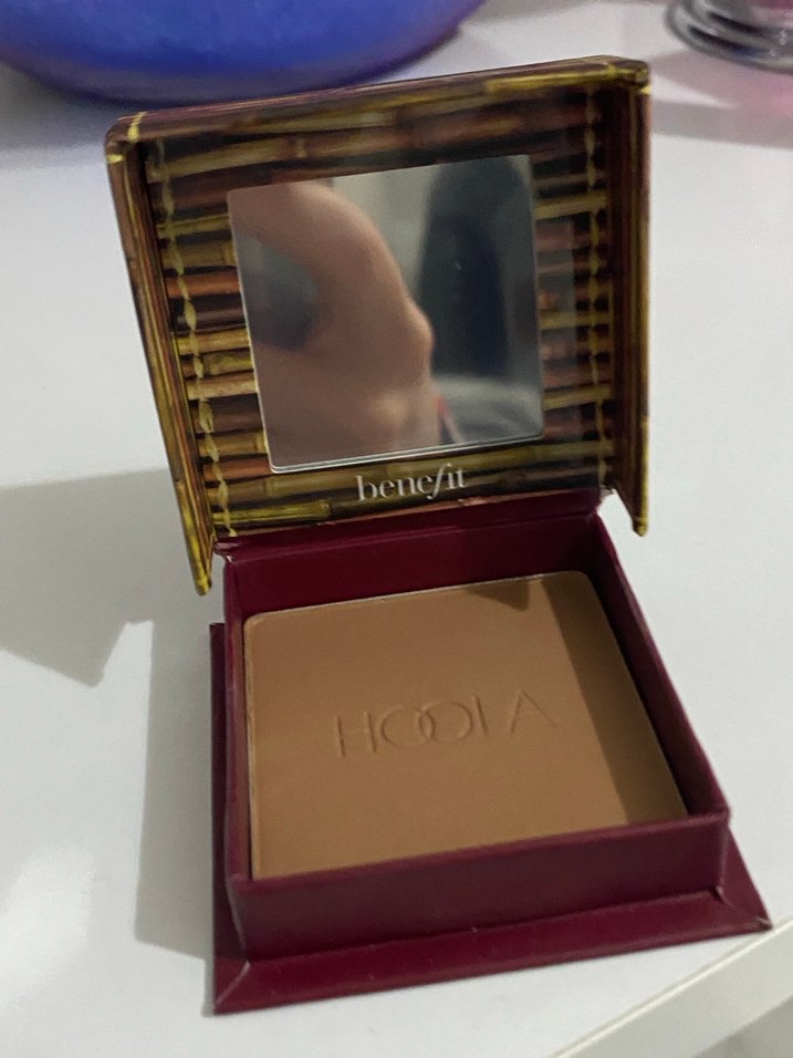 Benefit Hoola Parlak Bordo Allık 8g - Görsel 2