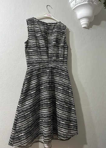 s Beden gri Renk Gri Zebra Desenli Kolsuz Midi Elbise