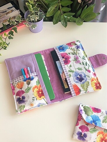 Violetta Çiçekli Kitap/Tablet Kılıfı