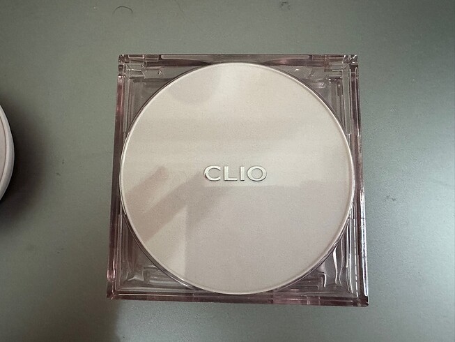 Clio cushion
