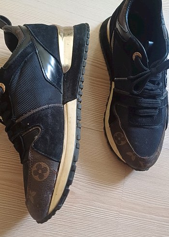 Kadın Siyah Dolgu Topuklu Spor Ayakkabı