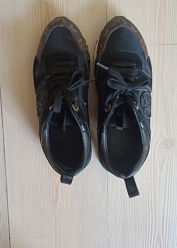 38 Beden Kadın Siyah Dolgu Topuklu Spor Ayakkabı