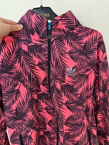 Adidas ceket .