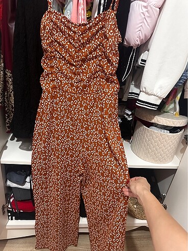 BERSHKA ÇİÇEK DESENLİ TULUM