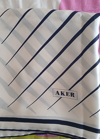 Aker eşarp 