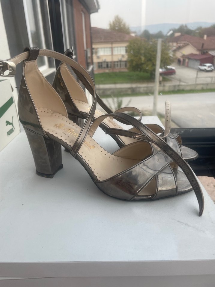 Gri Metal Tokalı Stiletto Kadın Abiye Ayakkabı - Görsel 2