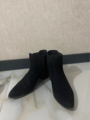 Deichmann Siyah bot