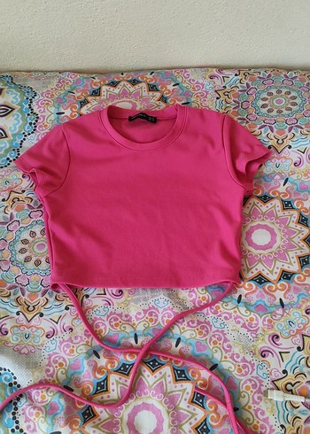 Pembe Bağcıklı Kısa Kollu Crop Top