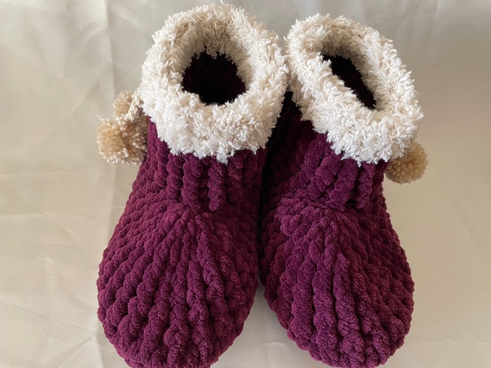 Bordo Nakışlı Kız Çocuk Örgü Ev Terliği - Görsel 2