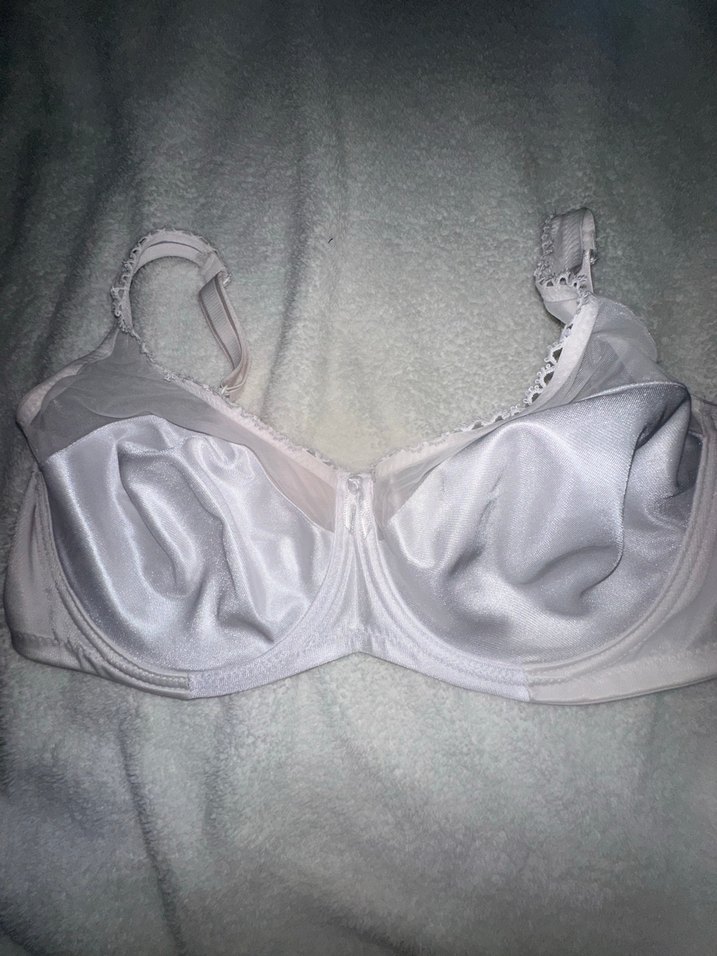 Beyaz Minimalist Sütyen - Görsel 2