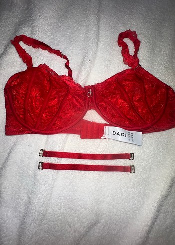 Kırmızı Dantel Destekli Sütyen - Görsel 2
