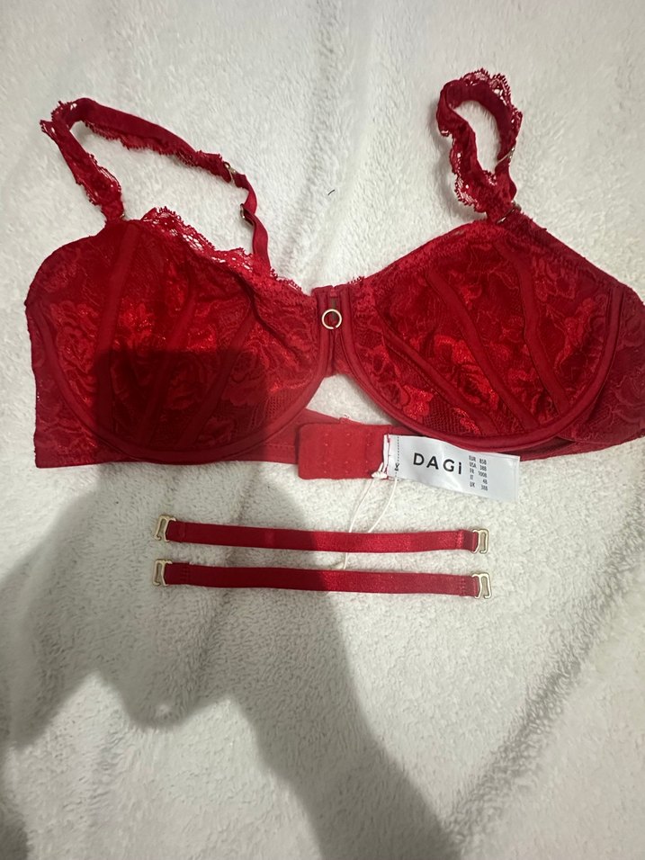 Kırmızı Dantel Destekli Sütyen - Görsel 3