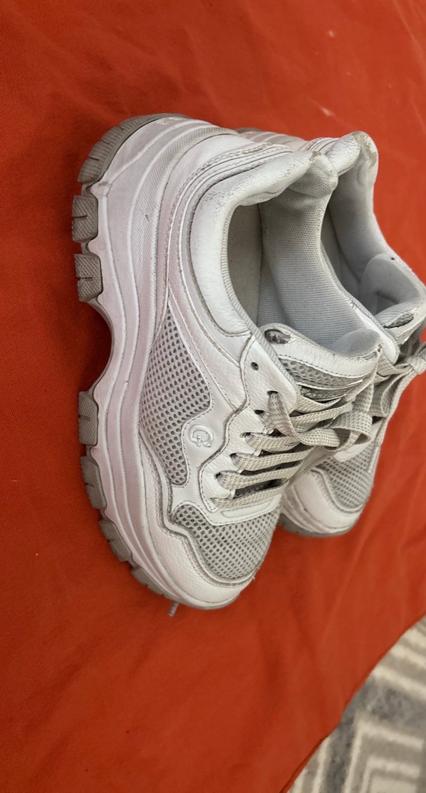 Beyaz Gri Yılan Desenli Bağcıklı Kadın Spor Ayakkabı - Görsel 3