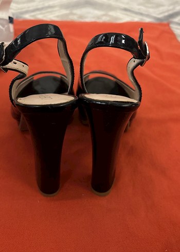 Siyah Rugan Tokalı Stiletto Kadın Ayakkabı - Görsel 3