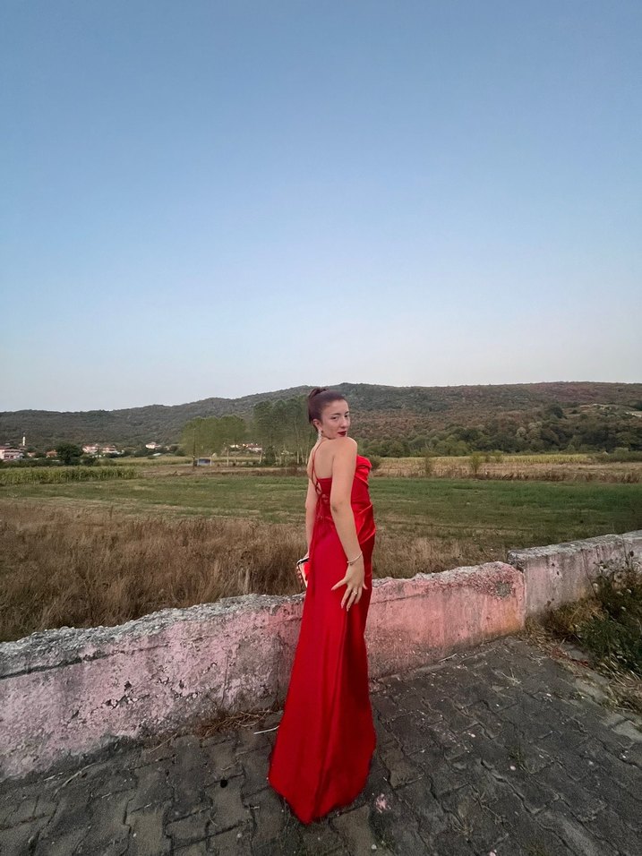 Kırmızı Uzun Drapeli V Yaka Abiye Elbise - Görsel 2