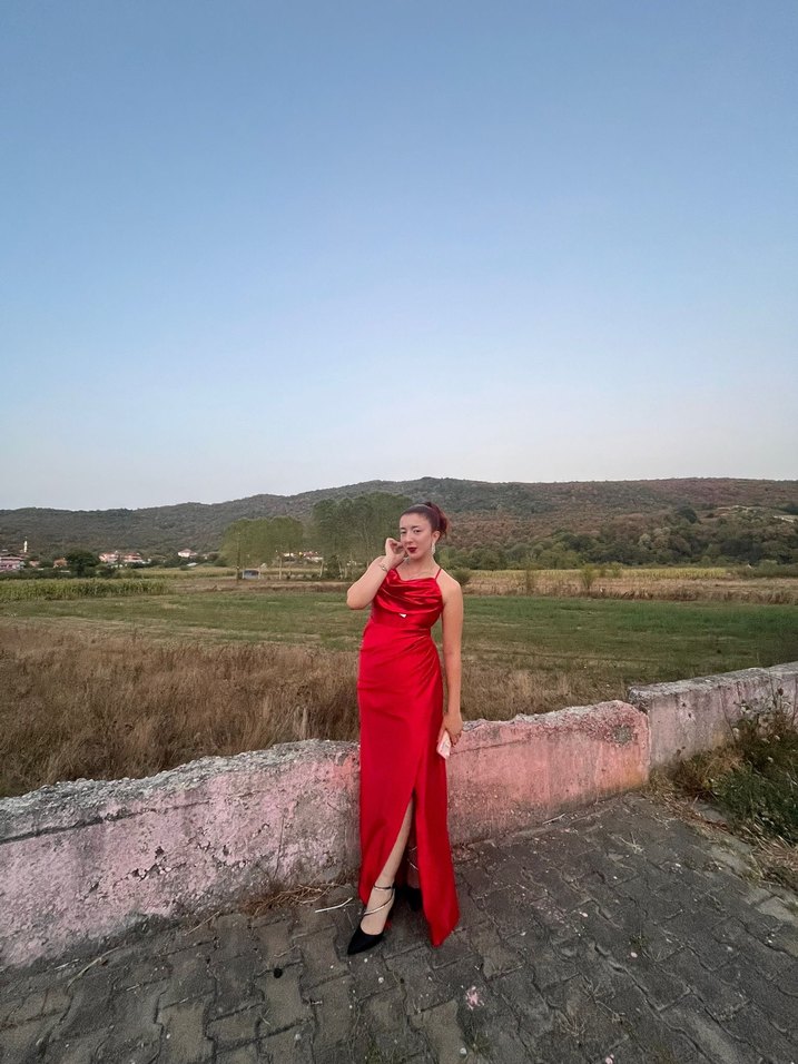 Kırmızı Uzun Drapeli V Yaka Abiye Elbise - Görsel 3