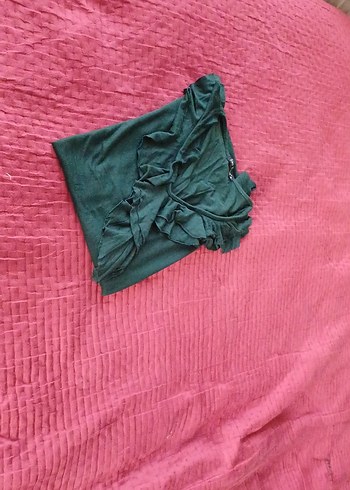 Kısa Kollu V Yaka Fırfırlı tshirt - Görsel 3