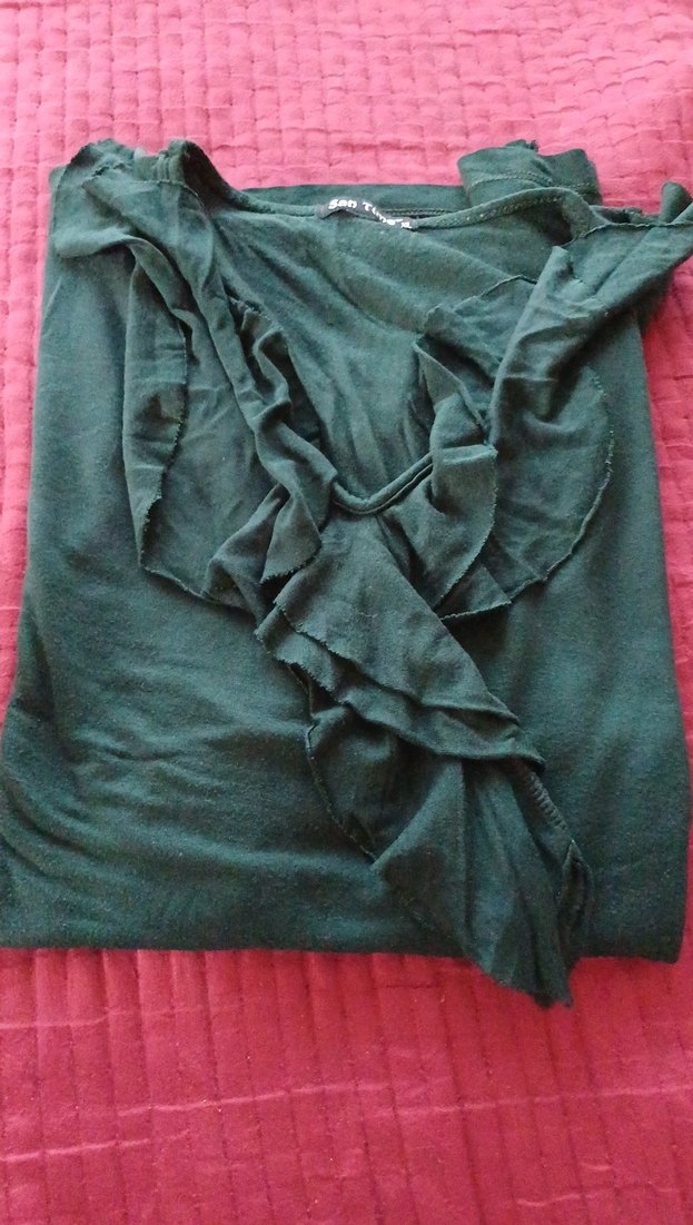 Kısa Kollu V Yaka Fırfırlı tshirt - Görsel 5