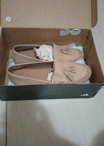 Marks & Spencer 41,5