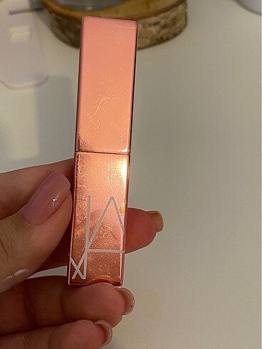 Nars dudak balmı