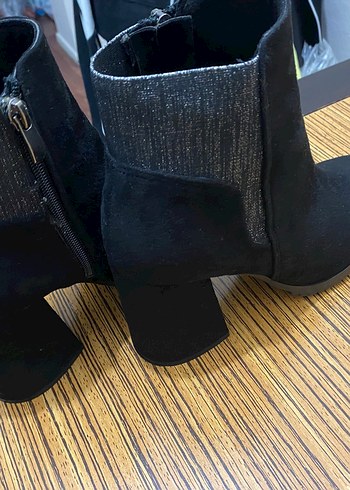 Yepyeni Siyah Süet Kadın Topuklu Bot - Görsel 4