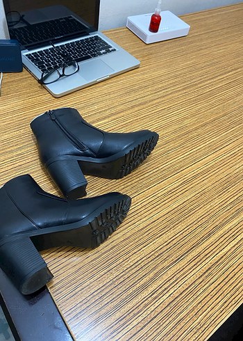 Yepyeni Bambi Kadın Siyah Topuklu Bot - Görsel 6