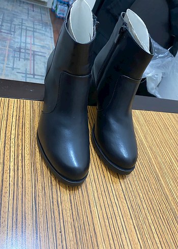Yepyeni Bambi Kadın Siyah Topuklu Bot - Görsel 11