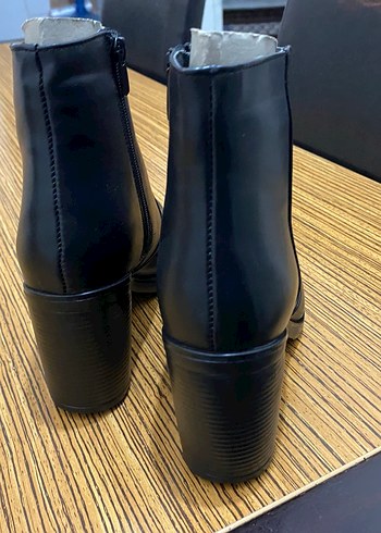 Yepyeni Bambi Kadın Siyah Topuklu Bot - Görsel 9