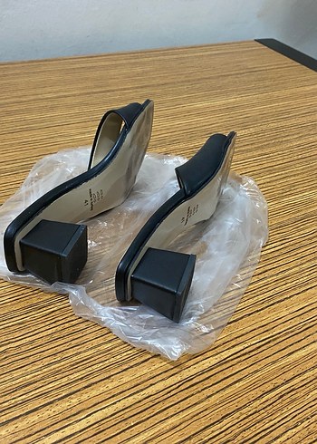 Sıfır gibi FLO BUTİGO Siyah Topuklu Kadın Terlik - Görsel 4