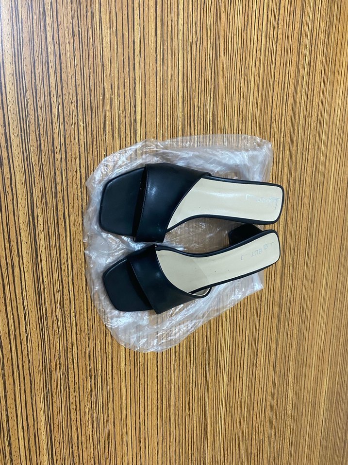 Sıfır gibi FLO BUTİGO Siyah Topuklu Kadın Terlik - Görsel 3