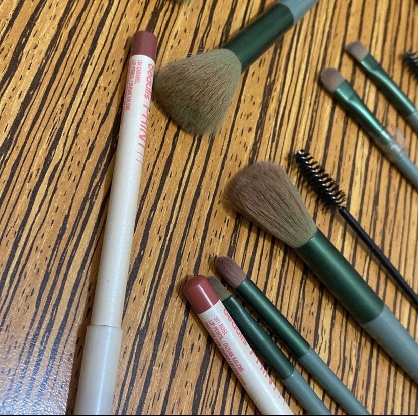 4 ad gratis marka kalem sıfır sayılır ve de fırçalar tek fiyat - Görsel 3