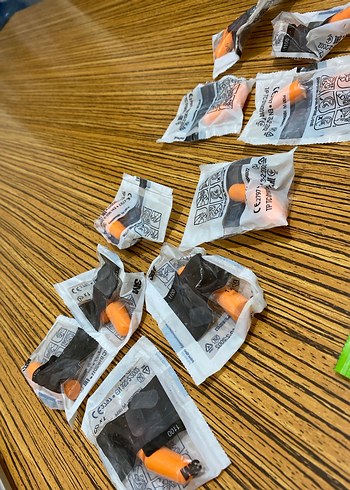 Sıfır ,18 adet (çift) 3 çeşit model (görseldekiler) kulak tıkacı - Görsel 4