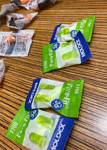 Sıfır ,18 adet (çift) 3 çeşit model (görseldekiler) kulak tıkacı - Görsel 3