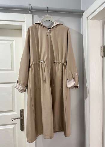 Bej Kadın Uzun Kuşaklı Trençkot - Görsel 2