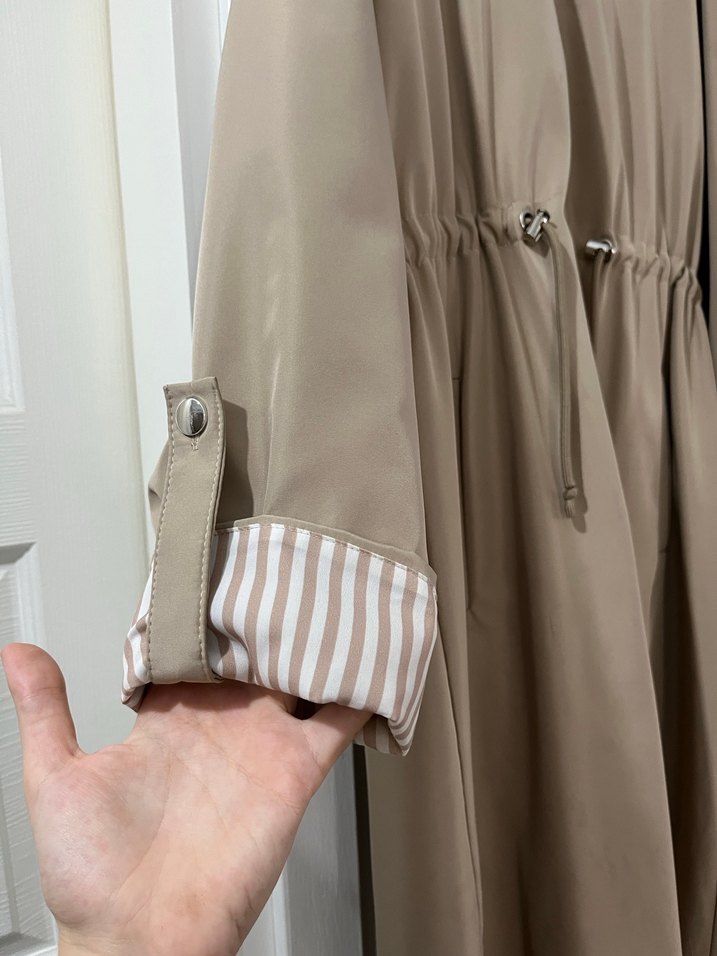 Bej Kadın Uzun Kuşaklı Trençkot - Görsel 3