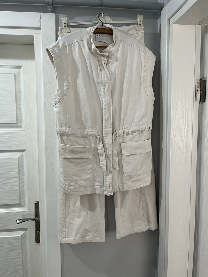 Kemerli Kolsuz Keten Beyaz Mini Yelek alt üst kantolon takım - Görsel 2