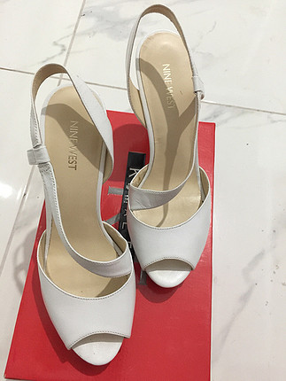 Nine west beyaz topuklu