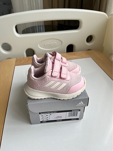 Adidas spor ayakkabı