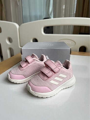 20 Beden Adidas spor ayakkabı