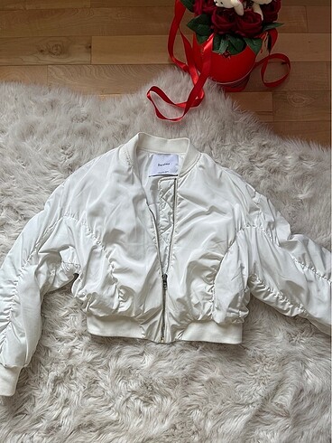 BERSHKA CEKET