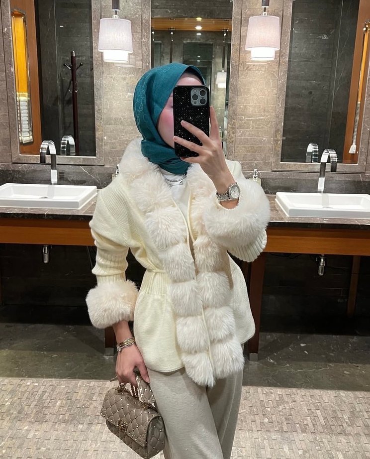 Krem kürklü Hırka - Görsel 2