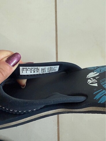 34 Beden Adidas erkek çocuk terlik