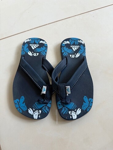 Adidas erkek çocuk terlik