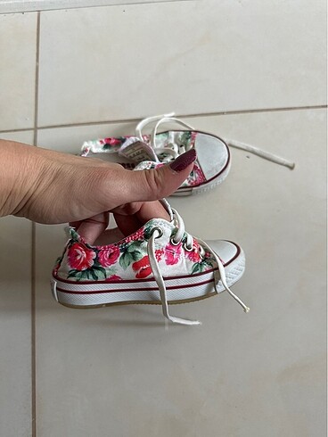 Converse çiçekli kız çocuk ayakkabı