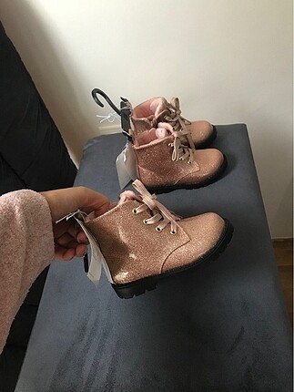 Kız bebek kırmızı potin bot çizme fiyonk fiyonklu