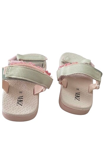 Zara Zara. 25 numara kız sandalet.